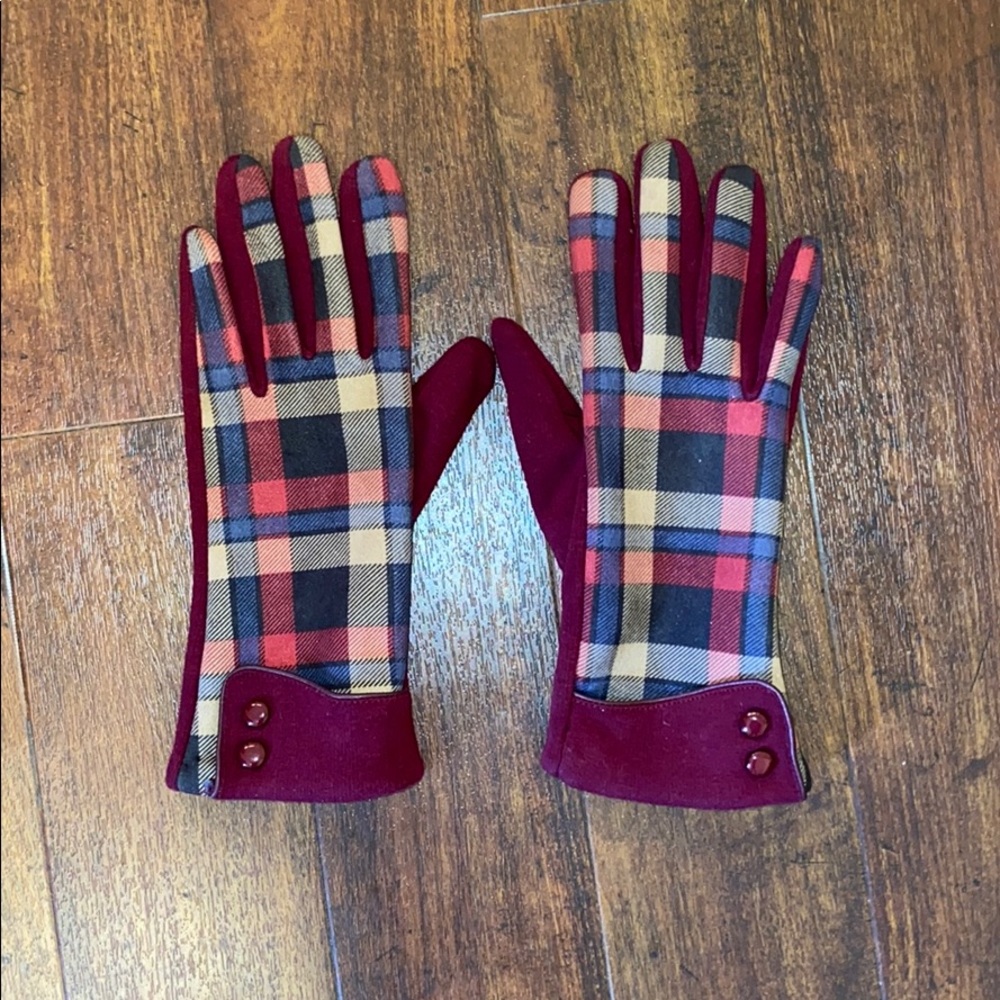 Maroon Gloves
